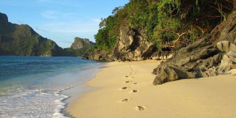 El Nido: Hidden Beaches and Lagoons Boat Hopping Tour D - Nat Nat Beach and Paradise Beach