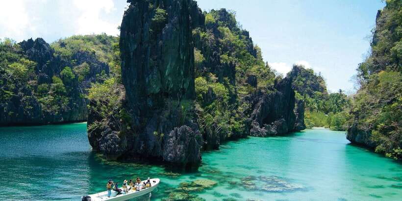 El Nido: Island Hopping Tour A Lagoons and Beaches - Lunch is a real part of the value