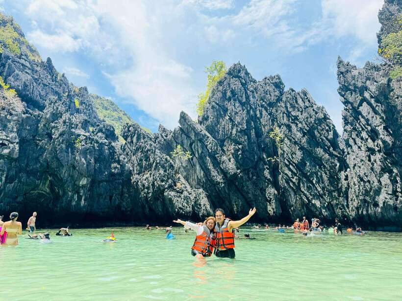 El Nido: Island Hopping TOUR A with Lunch, Transfer & EDTF - Seven Commandos Beach: an easy final swim