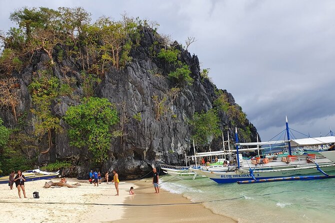 El Nido Island Hopping Tour A with Lunch - Secret Lagoon, a beach before a hidden pool