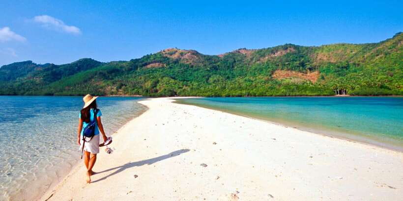 El Nido: Island Hopping Tour B Cudognong Cave & More - Lunch, guides, and the feel of the boat