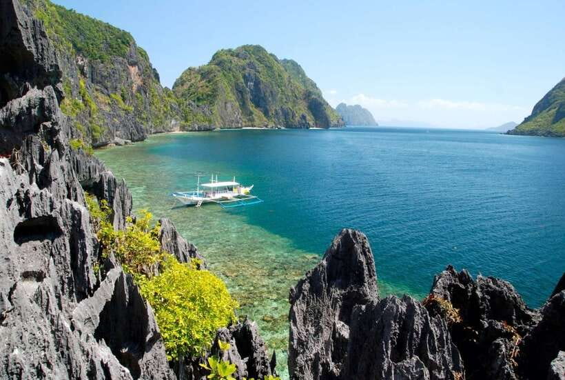 El Nido Island Hopping Tour C: Hidden Beaches & Shrine - Hidden Beach is the visual highlight