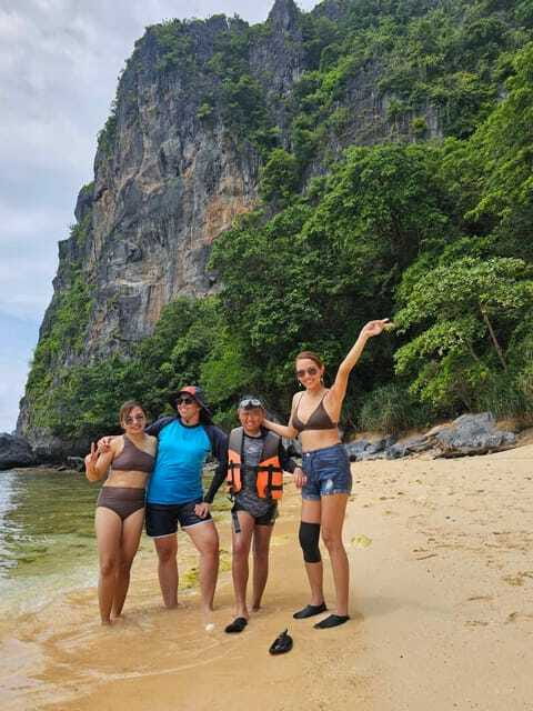 El Nido: Private/Exclusive Island Hopping Tour D BEST PRICE - Small Lagoon requires a bit more effort