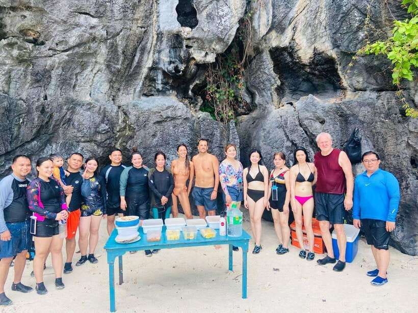EL NIDO: Private Island Hopping Tour C w/BUFFET LUNCH - What makes Tour C worth your day