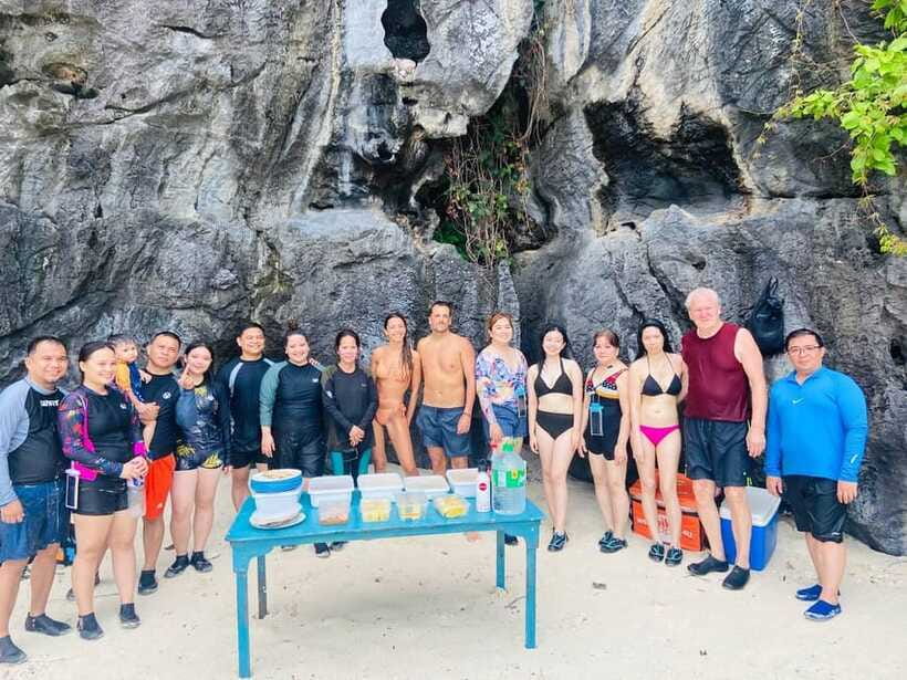 EL NIDO: Private Island Hopping Tour C w/BUFFET LUNCH - Secret Beach is the day’s most exciting swim