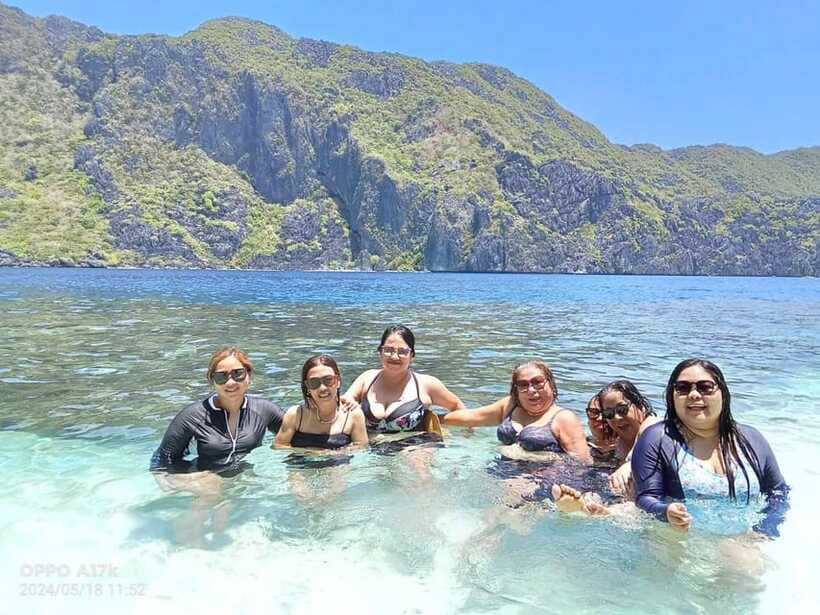 EL NIDO: Private Island Hopping Tour C w/BUFFET LUNCH - The guide and crew can shape the whole day