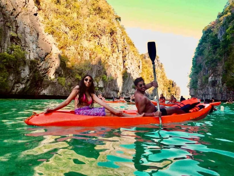El Nido Private Tour: Adventure with Highlights from A & C - Seven Commandos Beach starts the day gently
