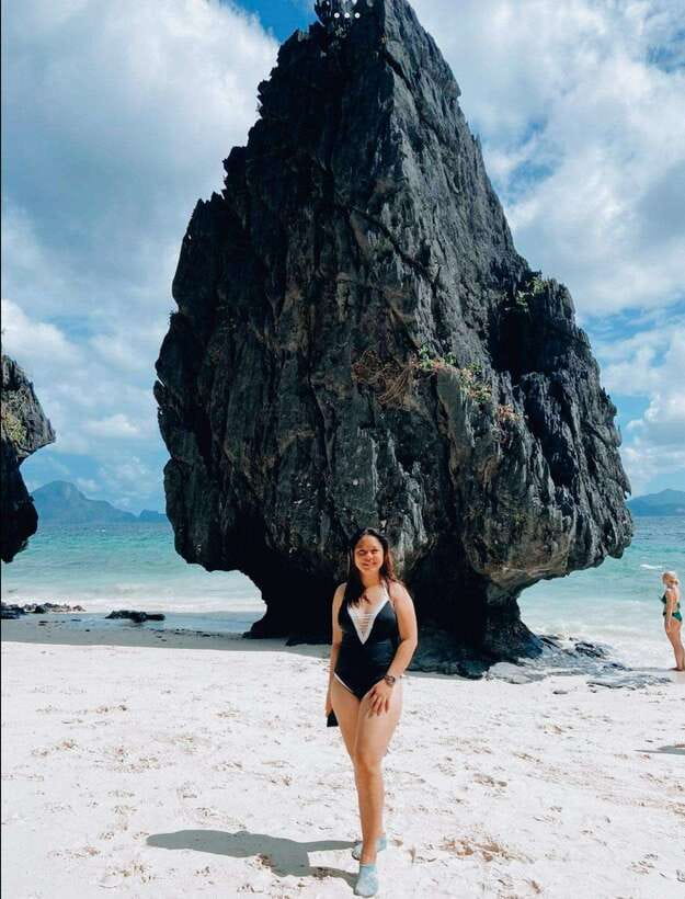 EL NIDO: Sharing/Joiner Island Hopping Tour B - Entalula Island begins with sand and clear water