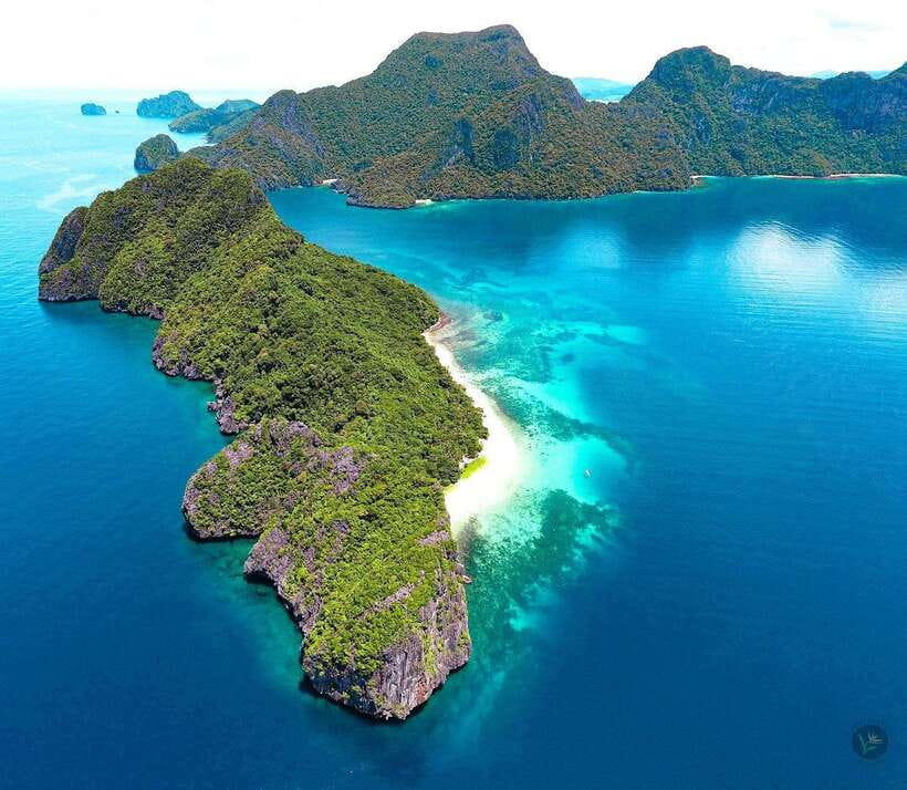 El Nido: Snake Island and Cave Tour with Island Lunch - Walking Snake Island’s curved sandbar
