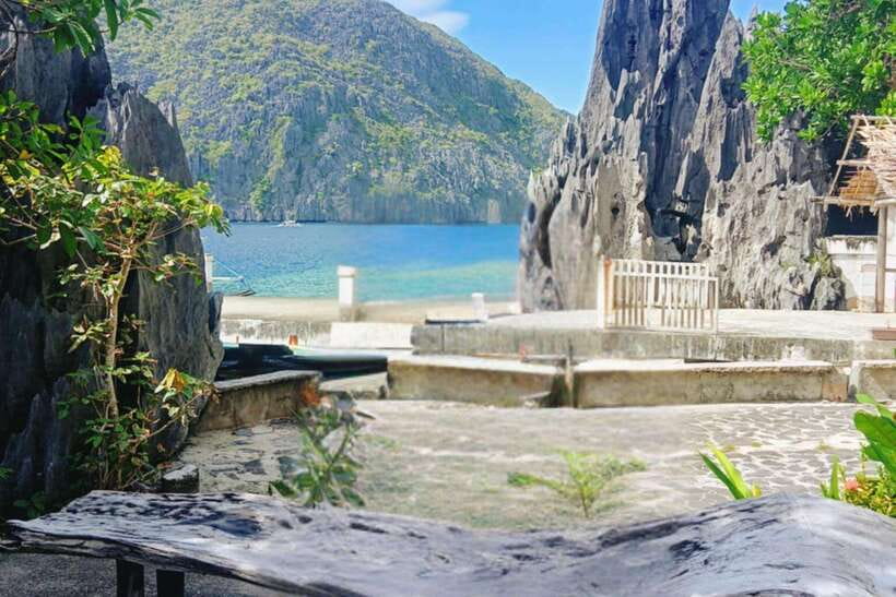 El Nido: Tour C to Hidden Beach, Helicopter Island & More - Helicopter Island and the first views