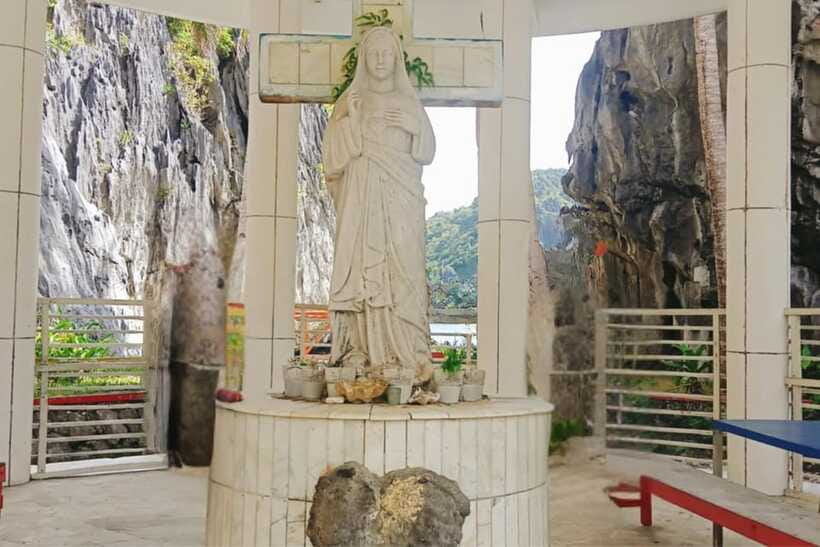 El Nido: Tour C to Hidden Beach, Helicopter Island & More - Talisay Beach and the picnic lunch