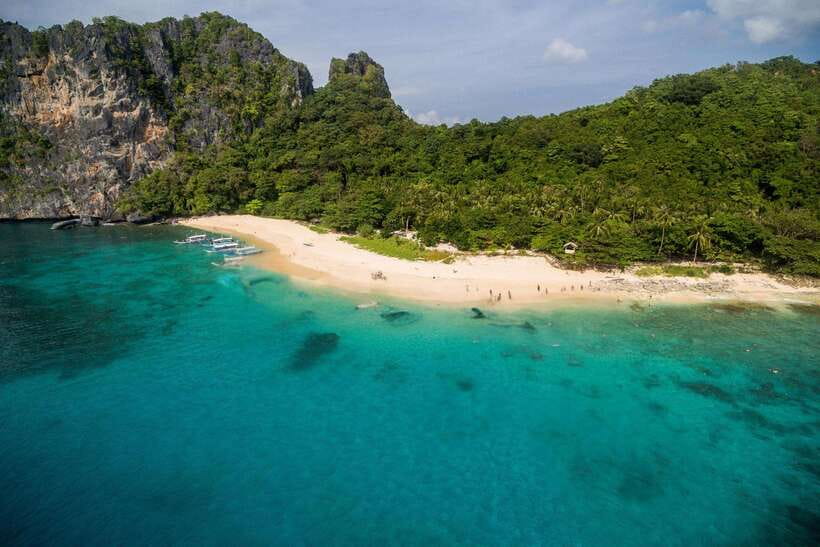 El Nido: Tour C to Hidden Beach, Helicopter Island & More - Meeting in town and setting out