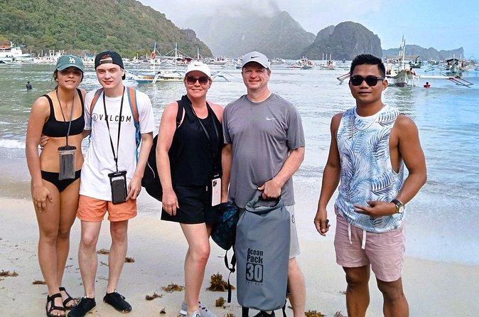 El Nido Tour D Full Day w/ Beach Lunch - Cadlao Lagoon and the west side of Cadlao Island
