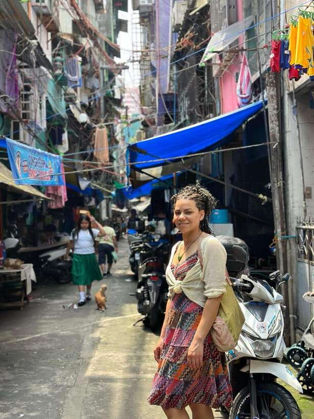 Explore Manila Slums and Hidden Market - Riding a tricycle and jeepney