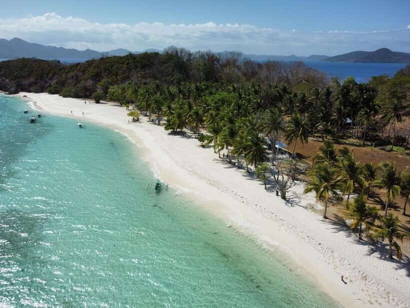 From Coron Town: Beaches and Islands Boat Tour with Lunch - Bulog Island: a shorter stop with plenty to do