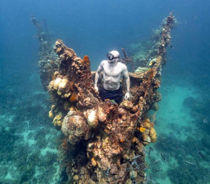From Coron: Twin Lagoon and Skeleton Wreck Cruise with Lunch - Lunch on the boat or beach stop