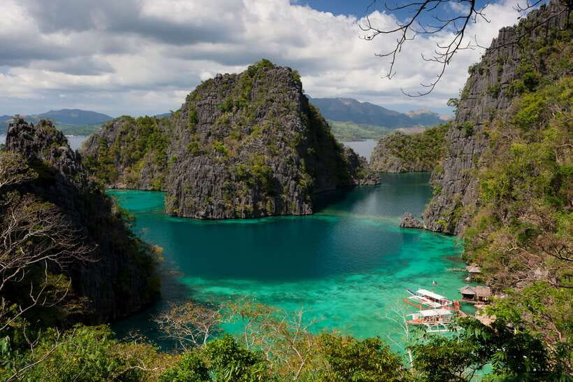From Coron: Twin Lagoon and Skeleton Wreck Cruise with Lunch - Skeleton Wreck and underwater Coron