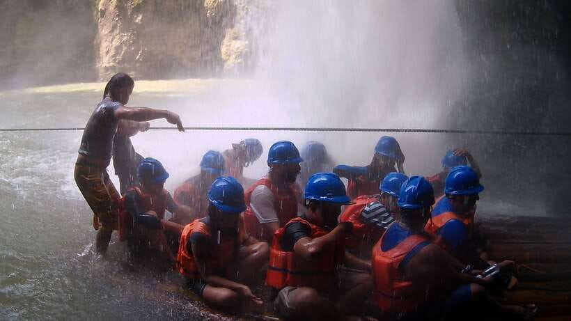 From Manila: Majestic Pagsanjan Falls Adventure - Reaching the 300-foot waterfall