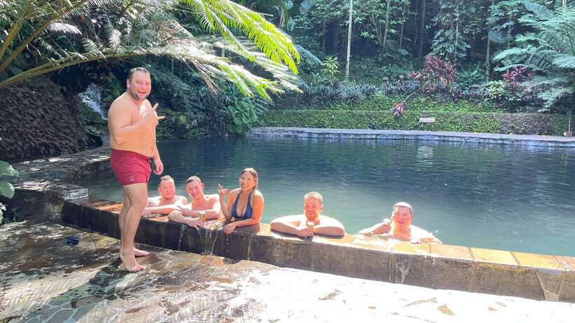 From Manila: Pagsangjan Falls and Hidden Valley Day Trip - Reaching Pagsanjan Falls by canoe