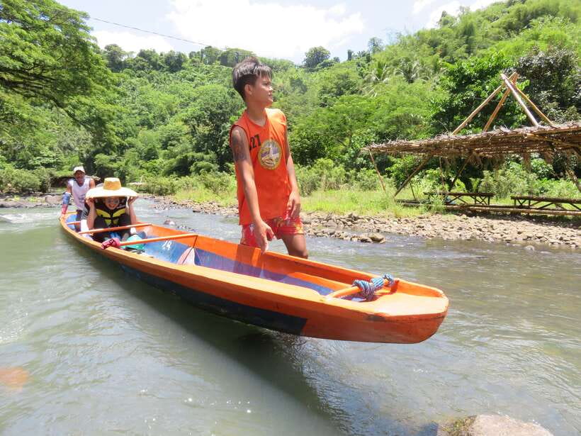 From Manila: Pagsanjan Falls Day Tour - Guides, group size, and the level of help