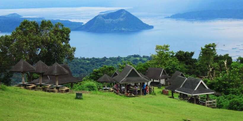 From Manila: Panoramic Tagaytay Ridge Tour - What the guides add to the experience