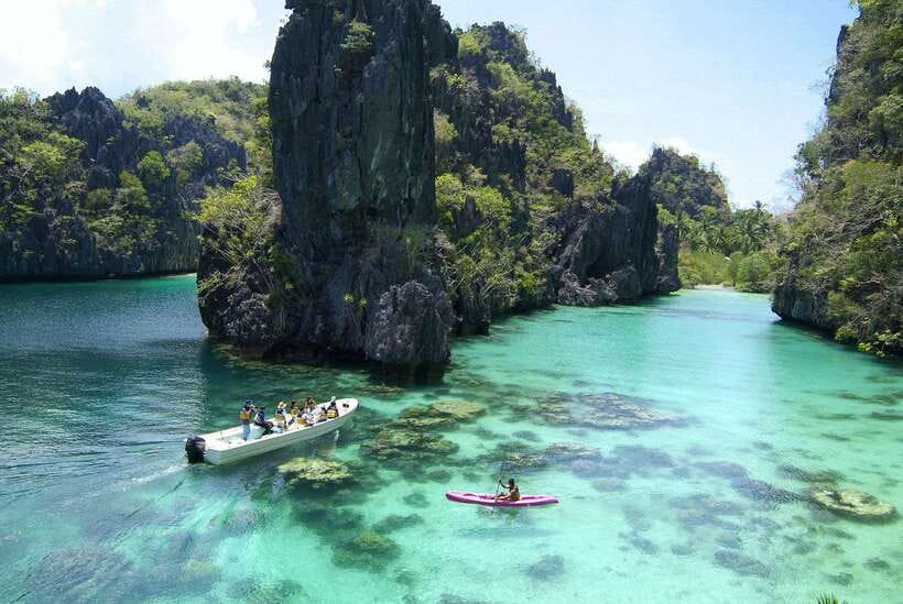 From Puerto Princesa: Day Trip to El Nido and Island Hopping - Reaching El Nido and getting onto the boat