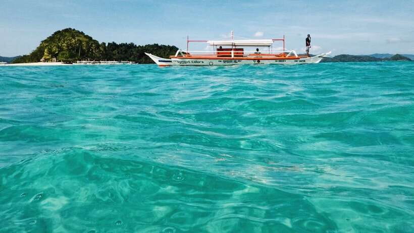 From Puerto Princesa: Port Barton & Island Hopping Day Trip - The shared van is the biggest decision