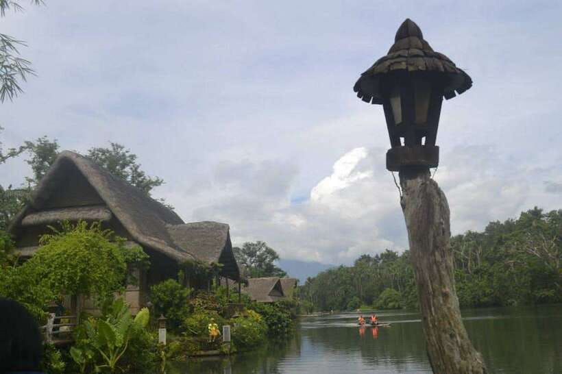 Full Day Tour Villa Escudero Plantation - Lunch with your feet in the water