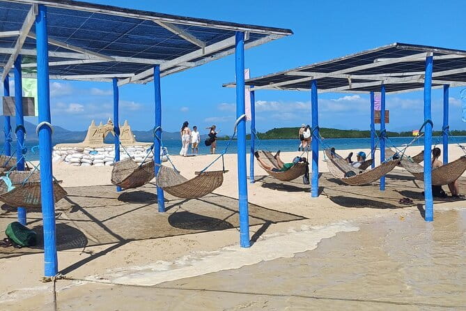 Joiners Honda Bay Island Hopping Tour - Cowrie Island: White Sand and a Comfortable First Stop