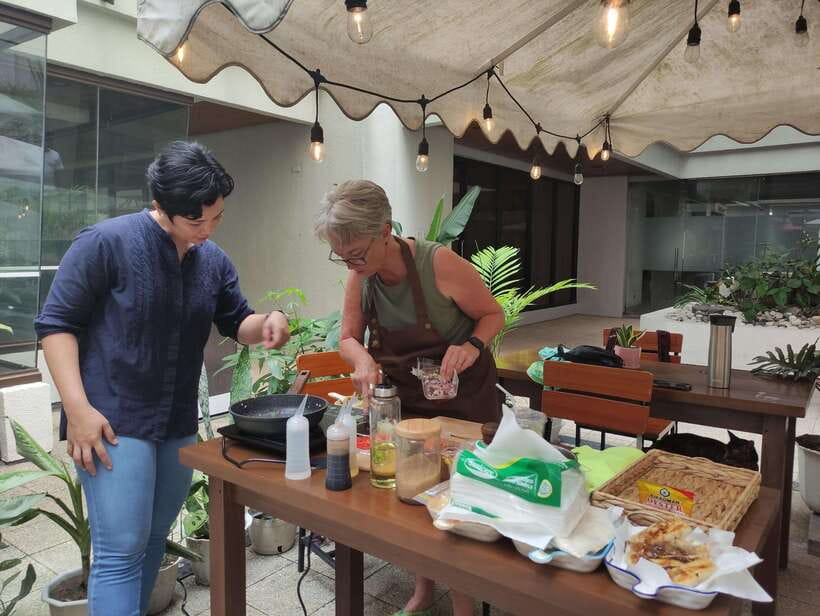 Makati: Hands on Manila Cooking Class - What the two hours are like