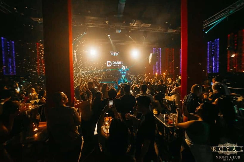 Makati Nightlife: VIP Access to Clubs, Rooftops & Go-Go Bars - A ten-minute stop at The Filling Station
