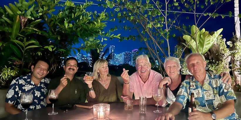Makati Rooftop Barhopping with Local Guide - Photos and the social side of the evening