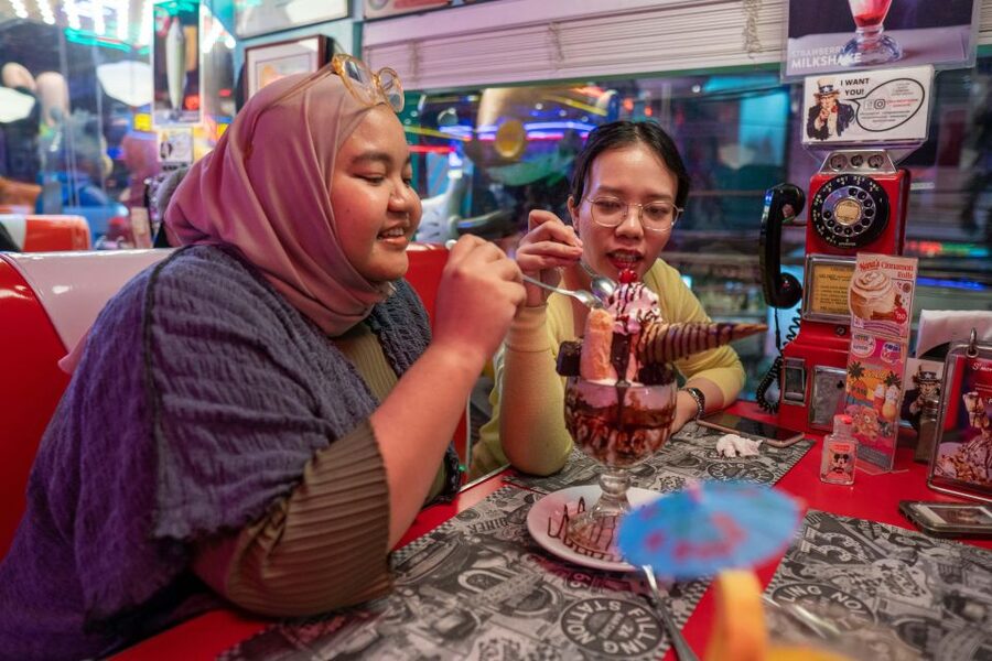 Makati Street food Tour, End with a Rooftop City View - Drinks, Dessert, and the Rooftop Finish