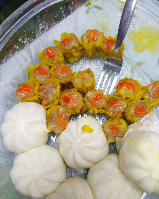 Manila: Binondo Chinatown Food Tour with Free Food Samples - Sampling dim sum, snacks, and traditional pastries
