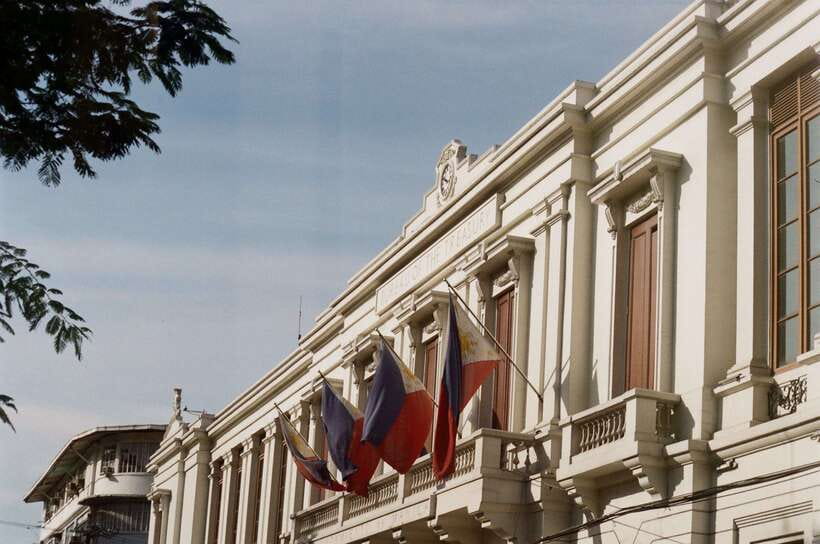 Manila: Filipino Historic Walking Tour in Intramuros - A quieter stretch of the Intramuros walls