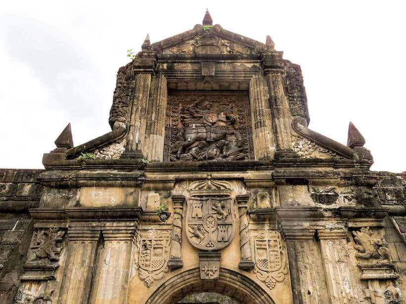 Manila: Filipino Historic Walking Tour in Intramuros - Memorare Manila 1945: a short but serious stop