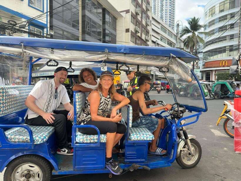 Manila: Guided Tuk Tuk Ride - Riding through Manila by tuk tuk and jeepney
