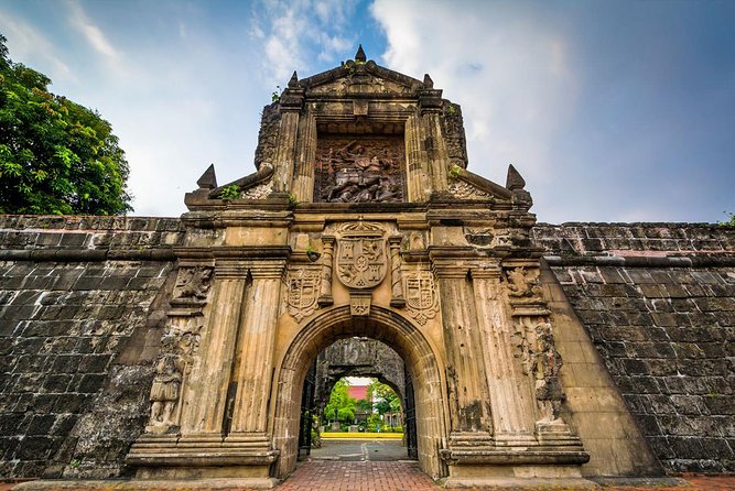 Manila Instagram Tour (Shared Tour) - Jones Bridge, Chinatown arch, and other photo stops