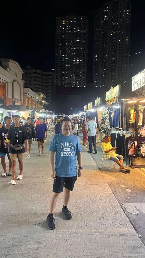 Manila Night Market with Local Guide - Divisoria shows Manila’s working shopping life