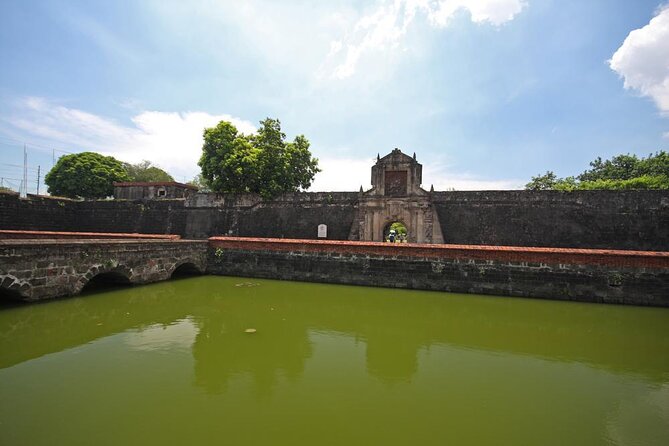 Manila Old and New: Sightseeing Tour Including Intramuros and Fort Santiago - Key points to know before you book