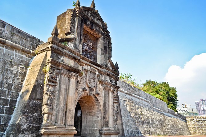 Manila Old and New: Sightseeing Tour Including Intramuros and Fort Santiago - Roxas Boulevard and Rizal Park