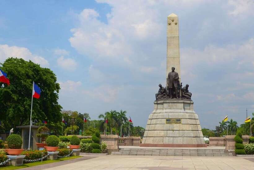 Manila: Private Custom Tour with a Local Guide - Building the tour around history, food, or neighborhoods