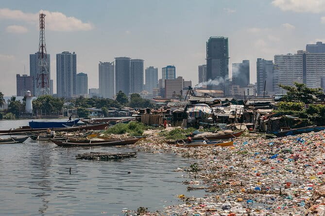 Manila Social and Political Walk - Looking at luxury through Trump Tower