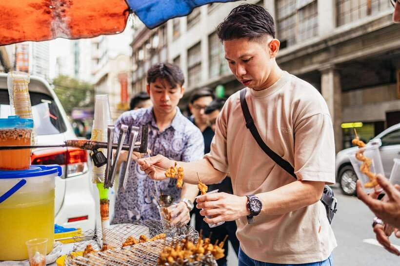 Manila: Street Food and Drinks Walking Tour with Tastings - Why this tour works as a first taste of Manila