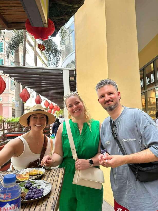 Manila Street Food and Drinks with Tuktuk Experience - Why the guide makes a difference
