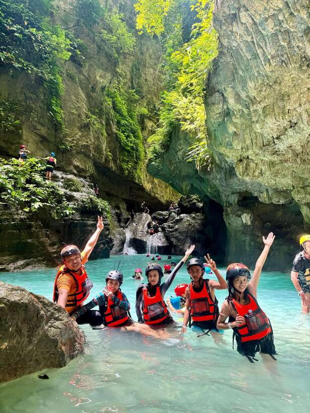Moalboal: Kawasan Canyoneering with Lunch & Free Transfers - Starting at 8:00 AM in Moalboal