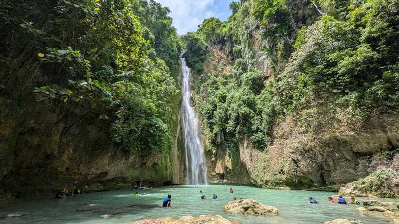 Moalboal Sardine Run, Sea Turtle & Mantayupan Falls - Food, showers, and practical comforts