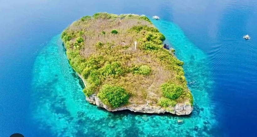 Moalboal: Scuba Diving and Pescador Island Hopping - The role of the underwater guides