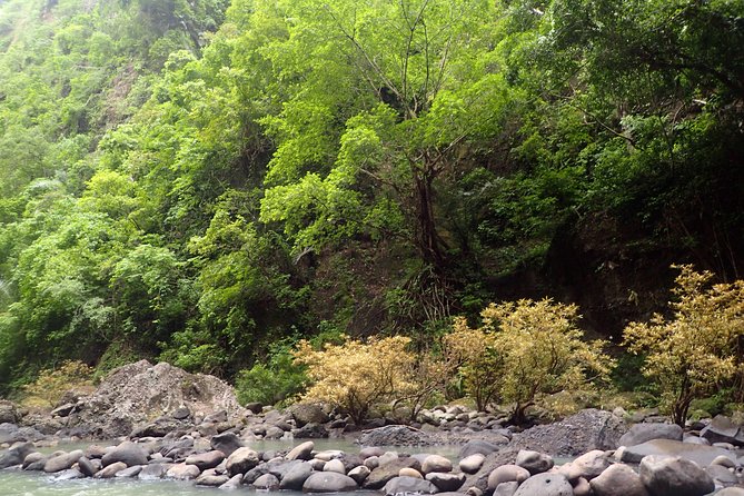 Pagsanjan Falls-Taal Volcano-Tagaytay ultimate Day Tour frm MNL - Pagsanjan Falls and the canoe called Shooting the Rapids