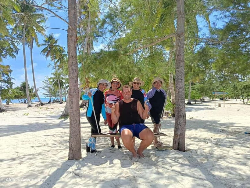 PALAWAN: Balabac Island Hopping with Full board Meals - Onok Island and its wooden boardwalks